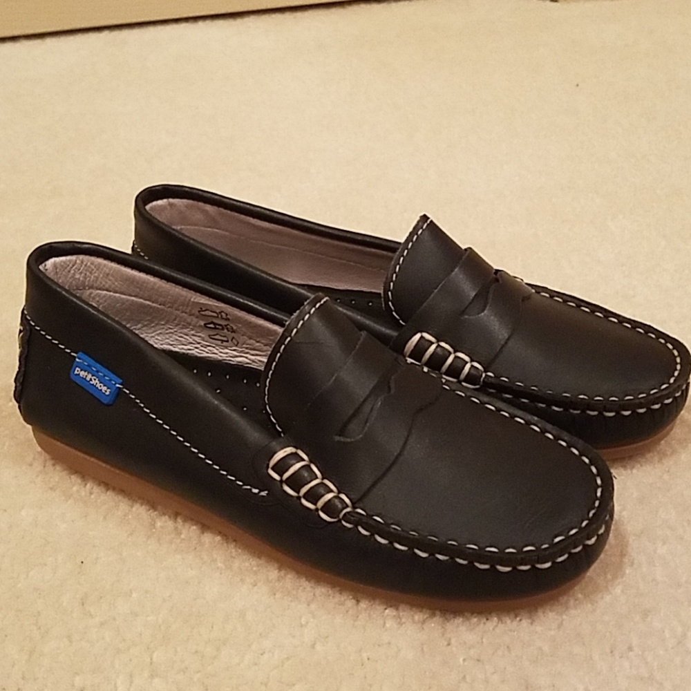 NEW  Leather Navy Boys Moccasins. Size 12